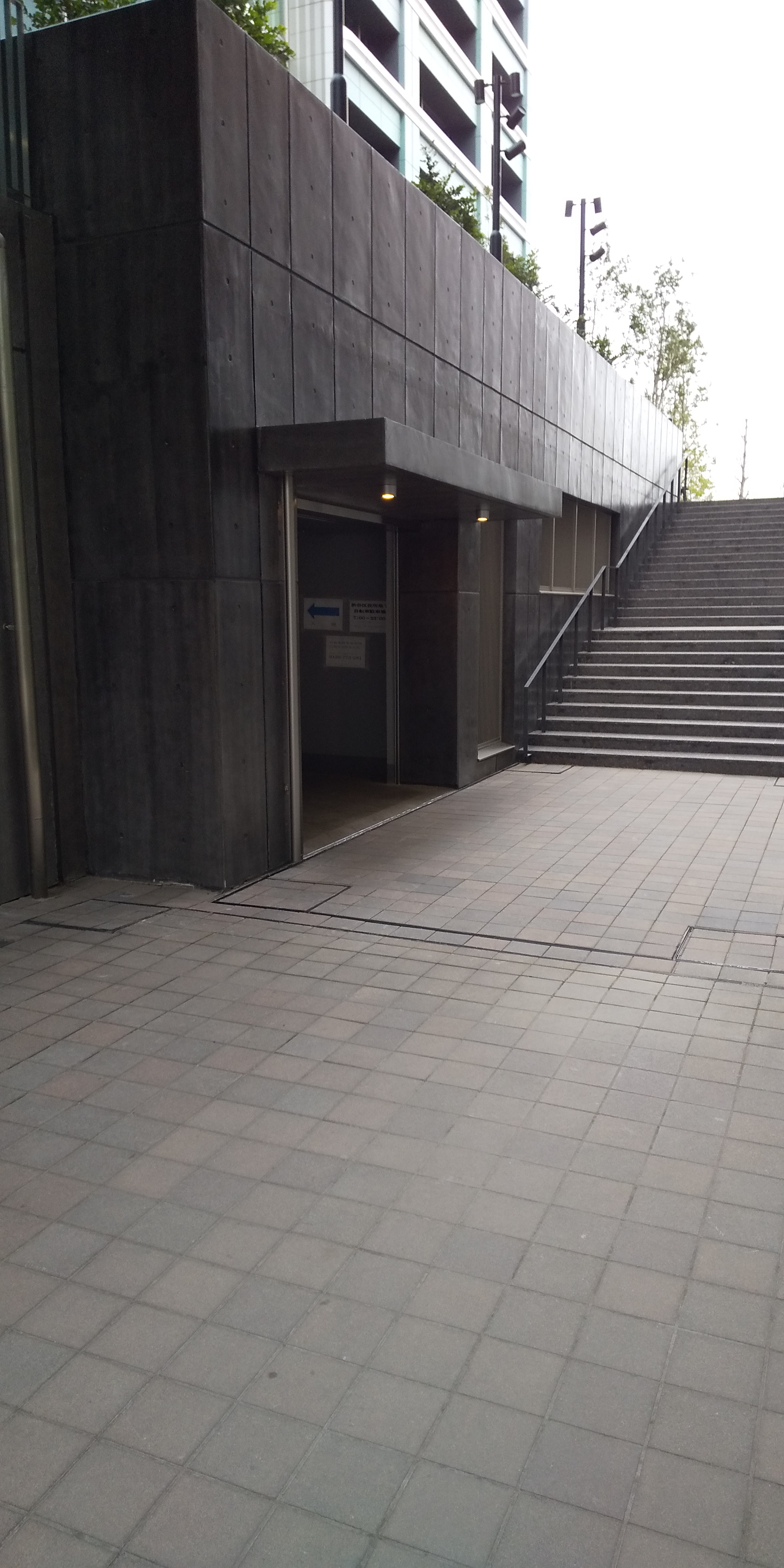 渋谷区役所地下自転車駐車場 image